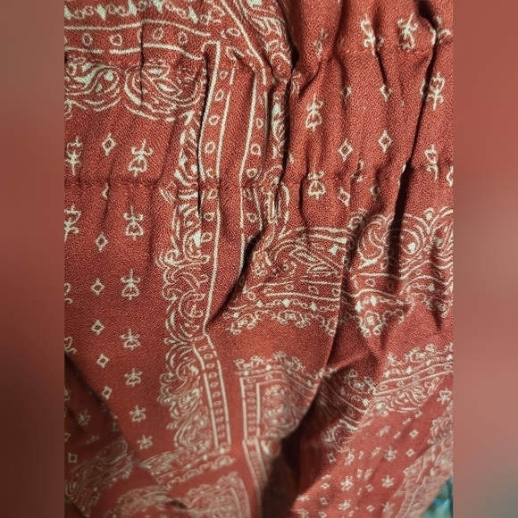 💚3x HP💚Plus Size Red Scarf Print Tie Top - Picture 7 of 8